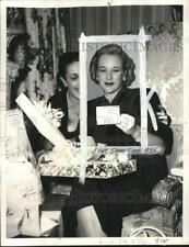 1950 Press Photo Actresses Dorothy Lamour & Kay Spreckels at a baby shower in CA picture