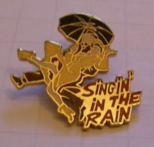 SINGIN' IN THE RAIN GENE KELLY DEBBIE REYNOLDS vintage pin badge picture