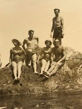 1940s Handsome Shirtless Men Muscular Guys Beach Women Gay Int VINTAGE B&W PHOTO picture