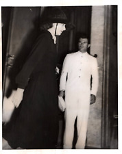 HOLLYWOOD BEAUTY GRETA GARBO STYLISH POSE STUNNING PORTRAIT 1949 Photo C42 picture