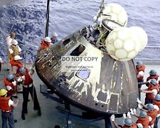 APOLLO 13 COMMAND MODULE IS LOADED ON U.S.S. IWO JIMA - 8X10 NASA PHOTO (EP-210) picture