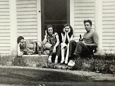 XJ Photo Cute Handsome Men Pretty Women Day Drinking On Porch 1940s Schlitz Beer picture