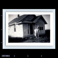 Vintage Photo MAN WOMAN COUPLE BY HOUSE picture