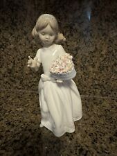 Lladro For a Special Someone 6915 Figurine Original Box Included Great Condition picture