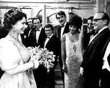 1965 QUEEN ELIZABETH Meets JACK BENNY Photo (184-e ) picture