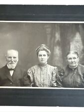 Antique Photograph Cabinet Card Ephemera B/W Unsigned Family Portrait 3 People picture