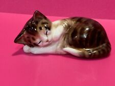 Vtg Royal Doulton Bone China Sleeping Tabby Cat Kitten Figurine-HN 2581 Adorable picture
