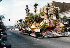 Rose Parade Float FOUND PHOTOGRAPH Color PASADENA CALIFORNIA Vintage 04 20 A picture