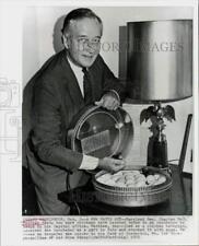 1972 Press Photo Charles Mathias checks incubator in his Capitol office picture