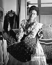 FRIDA KAHLO MEXICAN PAINTER - 8X10 PHOTO (WW240) picture