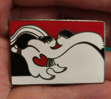 Rie Munoz pin - Alaskan Artist Rie Munoz The Kiss art pin 1 inch tall Nice Pin picture