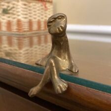 Vintage small Brass sitting Frog picture