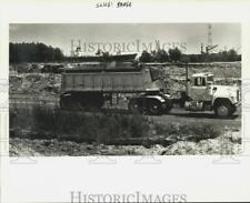 1984 Press Photo Harahan River Levee on River Road, Louisiana - noc44545 picture