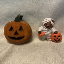 lot of 2 VTG Halloween pins Jack-o-lantern Mummy picture