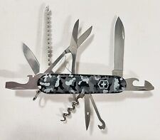 Victorinox Huntsman Navy Camouflage Swiss Army Knife - Excellent picture
