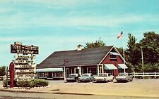 Town and Country Kitchen & Gift Shop - Yarmouth, Maine Vintage Postcard Old Cars picture