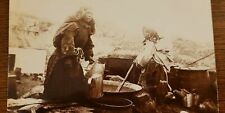 ESKIMO EARLY 20TH CENTURY VINTAGE ORIGINAL PHOTO  FANTASTIC COOKING CANDID picture