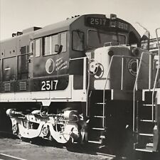 Northern Pacific Railway Railroad NP #2517 U25C Locomotive Photo picture