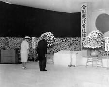Emperor Hirohito And Empress Nagako Observe The Minute Of Silen 1964 Old Photo 1 picture