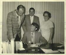 1970 Press Photo Baseball scholarship signing ceremony of Glenn Bryant in Texas picture