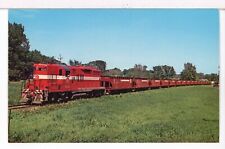1950s  Minneapolis & St. Louis RR GP9 #604 and Hoppers, Marshalltown IA Postcard picture