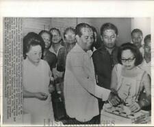 1965 Press Photo Philippines President Macapagal casts election ballot. picture
