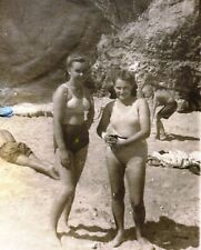 1940s Pretty Chubby woman and Slender Woman Bikini Beach Female Vintage Photo picture