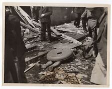 1941 British Civilian Killed Aldwych London England During Air Raid News Photo picture
