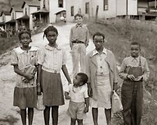 1935 AFRICAN AMERICAN FAMILY in W. VIRGINIA Photo  (230-T) picture