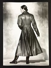 1993-94 Hermes Paris Winter Lambskin Greatcoat Fashion Model Vintage Press Photo picture