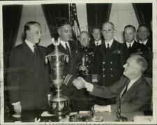 1938 Press Photo President Roosevelt Presents Schiff Trophy to Arnold Isbell picture