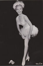 1949 Press Photo Leggy Actress June Haver stars in 