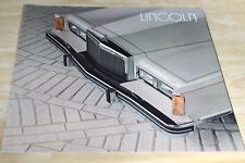 1982 Lincoln Town Car Brochure picture