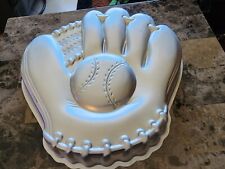 Vintage 1989 Baseball Glove Wilton Cake Pan picture