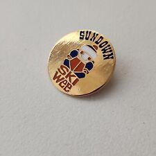 Vintage SUNDOWN SKI WEE Ski Resort Badge Pin Iowa mt1 picture