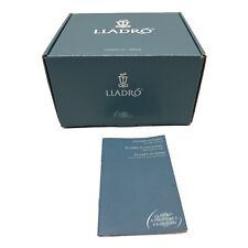 Lladro 6862 An Elegant Touch with Box picture