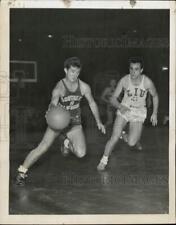 1942 Press Photo Gene Rock in USC vs Long Island University basketball game, NY picture