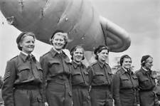 Womens Royal Air Force RAF Balloon Command line up parade front- 1941 Old Photo picture