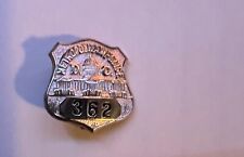 VINTAGE SMALL STERLING SILVER METROPOLITAN POLICE D.C. LAPEL BADGE PIN picture