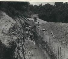 1932 Press Photo Construction on Oak Creek section of Milwaukee County parkway picture