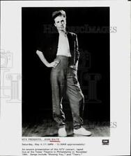 1984 Press Photo John Waite performs on 