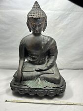 Vintage bronze buddha statue picture