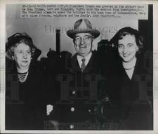 1950 Press Photo Pres. Harry Truman with Mrs.Truman and daughter Margaret picture