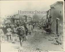 1923 Press Photo Crowds of People in Street After Japanese Earthquake picture