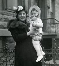 N340 Vtg Photo BEAUTIFUL MOTHER WITH HER TWO LITTLE BUNNIES c 1930's 40's picture