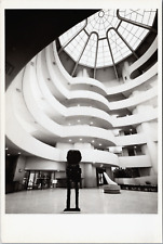 Guggenheim Frank L Wright Interior Photo c60's RPPC Museum Art Card 4x6 Unposted picture