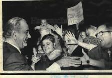 1969 Press Photo Lyndon B. Johnson arrived and greets people - nod08217 picture
