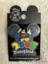 Disney Pin 35428 Disneyland Resort 2005 w/ORIGINAL PACKAGING & TAGS picture