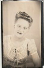 Found Photo A WOMAN FROM BACK IN THE DAY Original b + w Portrait VINTAGE 96 11 X picture