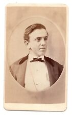 ANTIQUE CDV CIRCA 1870s J. GOLDWIN HANDSOME YOUNG MAN IN SUIT WASHINGTON D.C. picture